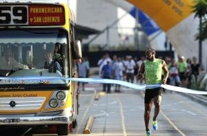 Усейн Болт обогнал рейсовый автобус