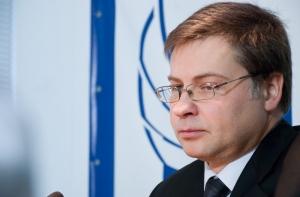 „Единство” поблагодарило Домбровскиса за проделанную работу