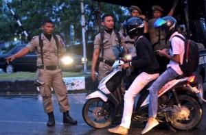 В Индонезии карают нарушителей запрета на Новый год