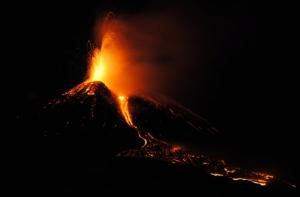 На Сицилии началось извержение вулкана Этна