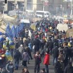 Украинские оппозиционеры направились к зданию администрации президента