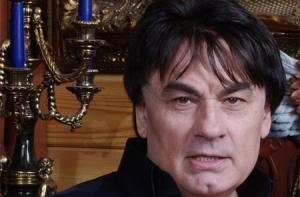 Серов опроверг слухи о романе с 17-летней девушкой