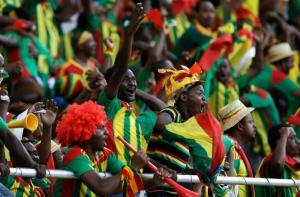 В Бразилии подрались футбольные фанаты (ВИДЕО)