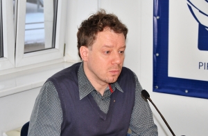 Янис Мартиньш Скуя устраивает новый пикет за отставку Ушакова