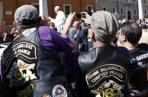 Harley-Davidson папы Римского продадут на аукционе