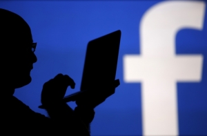 Facebook откажется от блока «рекламных новостей»