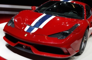 Женщина-сторож купила самый дорогой в мире автомобиль