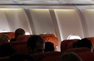 Запрет на пронос в самолет жидкостей вступил в силу в России