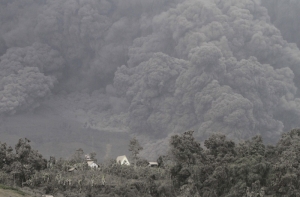 Камчатский вулкан выбросил столб пепла высотой 5 км