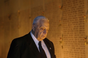 Экс-премьера Израиля похоронят на семейной ферме