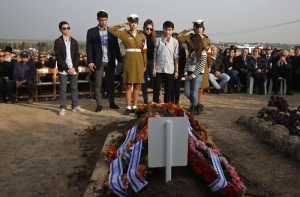 Ариэля Шарона похоронили на семейной ферме (ФОТО)