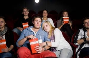 В США в кинотеатре застрелили зрителя за разговор по телефону во время сеанса