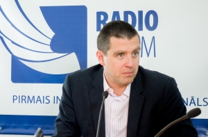 Политолог: Страуюма формирует кабмин по правилам (АУДИО)