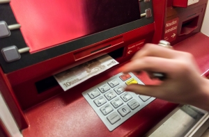 Введение евро: «золотой» Паулс и бережливый Лембергс о новой валюте (АУДИО)