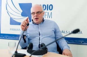 АНОНС: на радио Baltkom – экс-министр образования и науки Роберт Килис