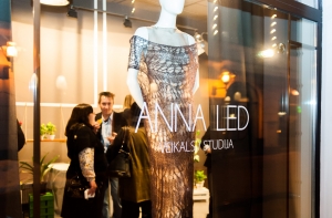 Модельер Анна Ледскалниня приглашает на SAMPLE SALE