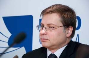 Домбровскис оставил бы в правительстве действующих министров