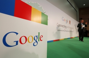 Google начал возить своих сотрудников на работу на катере