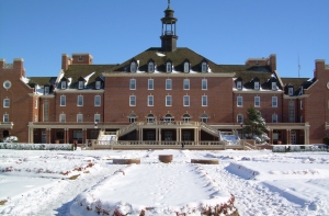 На территории университета Оклахомы открыта стрельба