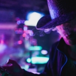 Спецслужбы собирали личные данные через приложения смартфонов