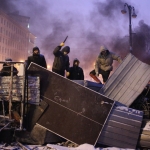 Оппозиция сообщила о первом погибшем в результате столкновений в Киеве