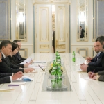 Янукович попросил Запад и Восток прекратить борьбу за Украину (ФОТО)