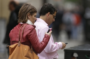 Из-за SMS у людей растут горбы