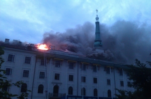 Полиция не торопится с результатами экспертиз по пожару в Рижском замке