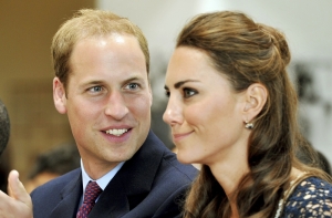 Елизавета II упрекнула Миддлтон за откровенные наряды