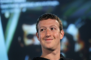 Цукерберг пожертвовал почти миллиард долларов