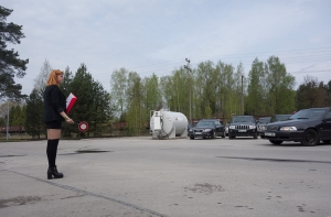 В Апе в стену дома врезался пассажирский автобус, люди не пострадали