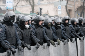 Среди сбежавших из Киева – акционер латвийского банка (ДОПОЛНЕНО)