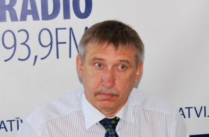 ЧП в Риге: в порту возник пожар повышенной опасности (ДОПОЛНЕНО)