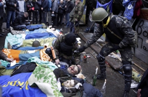 Врачи сообщили о 100 погибших в Киеве