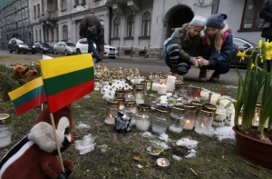 Литва объявила день траура из солидарности с Украиной