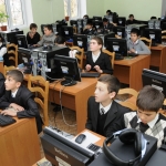 Таджикские школьники будут учиться семь дней в неделю