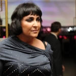 Лолита хочет вывезти из Киева свою семью