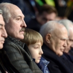Лукашенко сменил олимпийского знаменосца на вечеринке