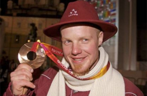 12 февраля в истории Латвии: первая медаль