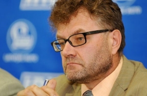 Эксперт: грузоперевозчики чувствуют напряженность в отношениях Запада и России