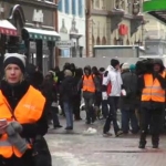 Корреспондент Baltkom: у памятника Свободы возлагают цветы