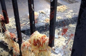 Консульство РФ в Одессе закидали лапшой