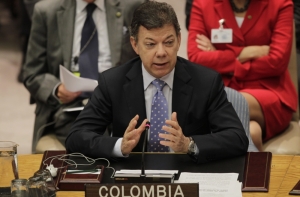 Президент Колумбии обмочился во время предвыборной речи (ВИДЕО)