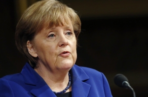 Меркель предостерегает от посягательств на суверенитет Украины