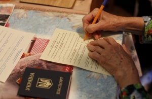 Военных, желающих проголосовать в Крыму, не выпускают из частей