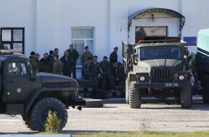 Российские военные блокировали военно-морскую базу в Феодосии