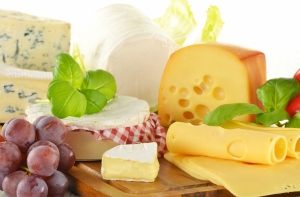 Ученые: сыр и мясо почти так же вредны, как никотин