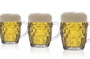 Фитнес и немного спиртного помогают cохранить зрение