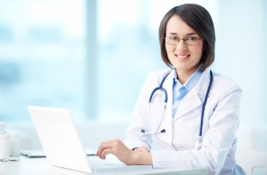 Ученые начали лечить пациентов пересадкой кала