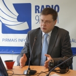 Домбровскис: министры не должны участвовать в мероприятиях 16 марта